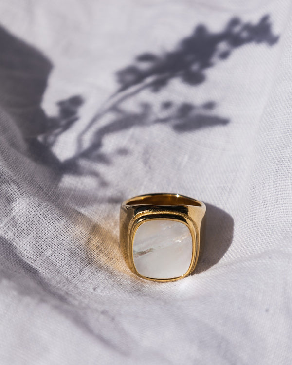 The Parisian Chunky Ring: Gold