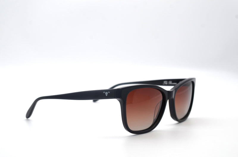 The Riviera: Crystal Black